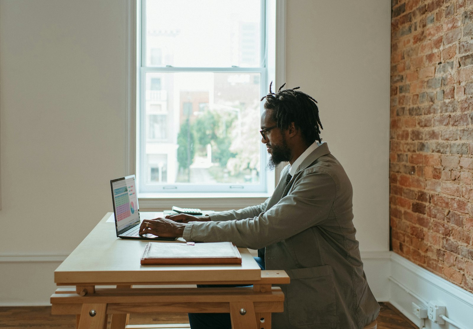 Robo-Advisor vs AI Agent: The Real Difference